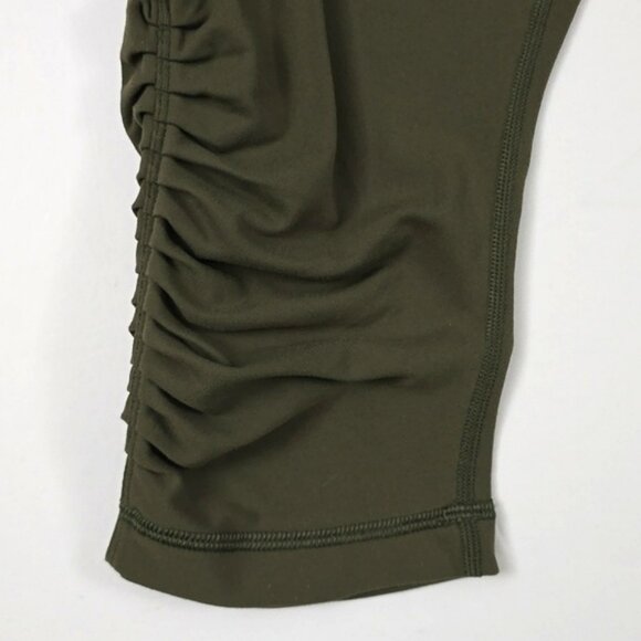 Lululemon Sunset Salutation Crop Pant Fatigue Green Black Relaxed Stretch Size 4 - Picture 7 of 16